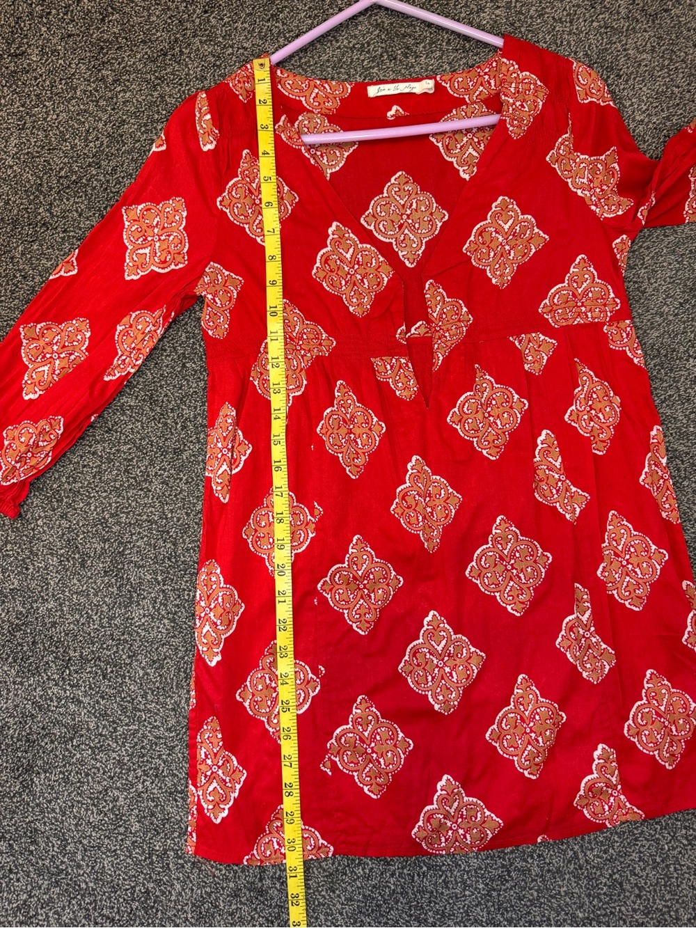Joie a La Plage Red Medallion Print VNeck Tunic Blouse Size Small 3/4 Sleeve - Picture 11 of 14
